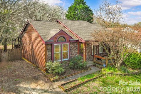 11826 Merriweather Drive pending home in Taragate Farms, Charlotte, NC