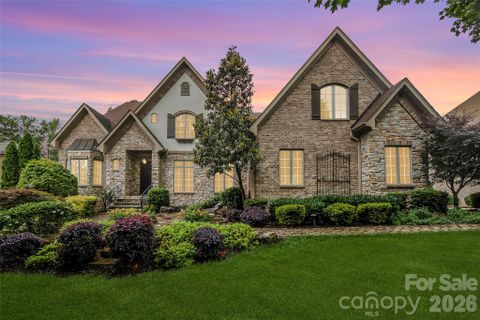 1616 Lookout Circle pending home in Providence Downs South, Waxhaw, NC