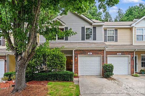 1005 Silver Spring Road pending home in Cascades, Fort Mill, SC