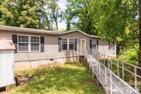 22 Hazelwood Road pending home in Hazelwood, Asheville, NC