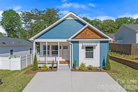 119 Bellamy Road pending home in Brooks Cove, Asheville, NC