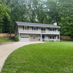 11 Greenwood Acres Drive