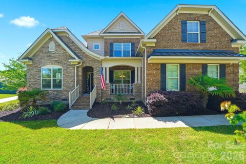 3060 Feathers Drive active home in Handsmill On Lake Wylie, York, SC