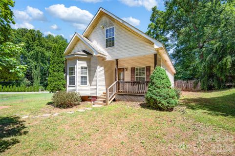 105 Queensbury Road pending home in Inglewood, Troutman, NC