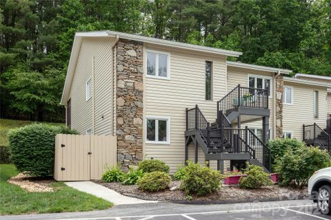 580 Britton Creek Drive active home in Britton Creek, Hendersonville, NC