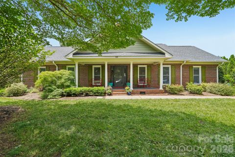 320 Canvasback Road active home in Woodland Hills, Mooresville, NC