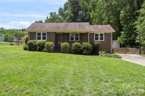 2201 Bow Brook Trail pending home in Indian Brook, Matthews, NC