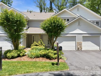 135 Ewarts Pond Road pending home in Duncraggen, Hendersonville, NC