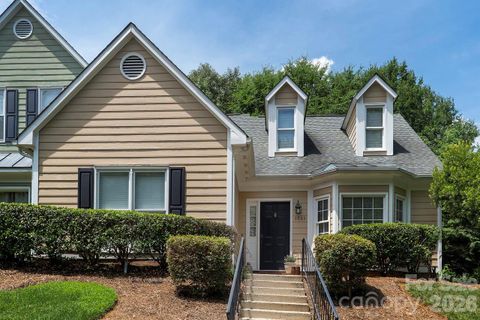 5935 Fitzwilliams Lane active home in Bishops Ridge, Charlotte, NC
