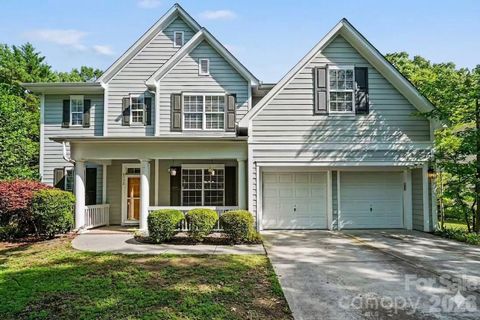8932 Arbor Creek Drive pending home in Eastfield Village, Charlotte, NC