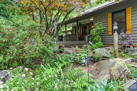 29 Shadow Brook Drive sold home in Shadow Brook, Flat Rock, NC