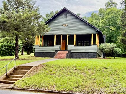 32 Pinecrest Avenue