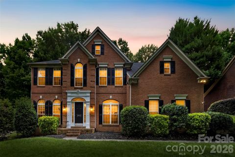 2832 Shady Reach Lane active home in Mt Isle Harbor, Charlotte, NC