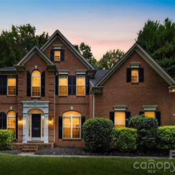 2832 Shady Reach Lane