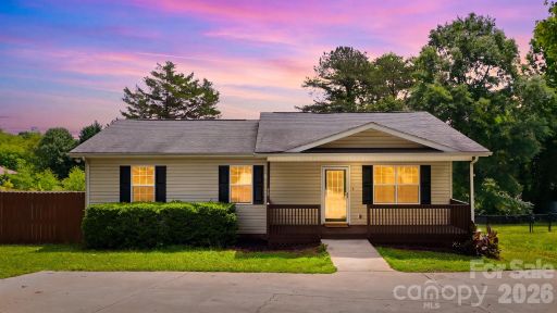 30 Lakeside Avenue sold home in Lakeside Summit, Granite Falls, NC