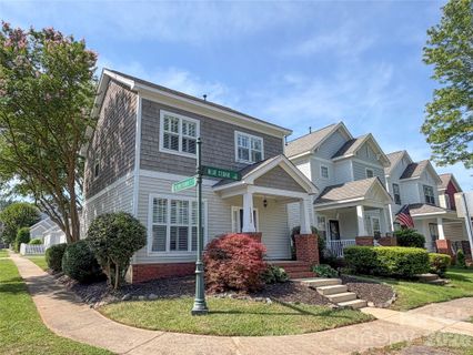 11223 Blue Cedar Lane pending home in Ballantyne Meadows, Charlotte, NC