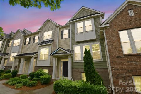 327 Annandale Drive active home in Cameron Creek, Fort Mill, SC