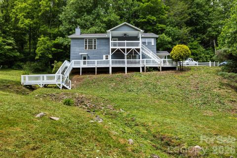 100 Woven Cloud Lane active home in Hills Of Cataloochee, Waynesville, NC