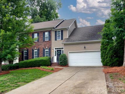 8922 Pristine Court pending home in Wynfield Forest, Huntersville, NC