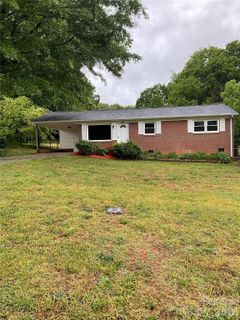 2346 Woodleaf Drive