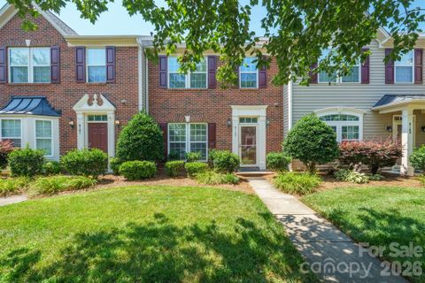 8165 Bridgegate Drive pending home in Gilead Ridge, Huntersville, NC