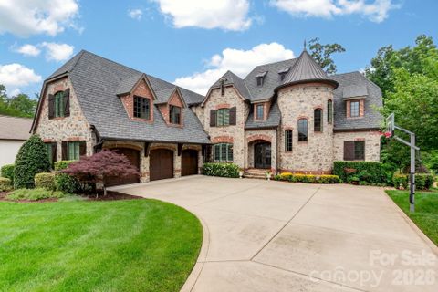 444 Bay Harbour Road pending home in The Harbour At The Pointe, Mooresville, NC