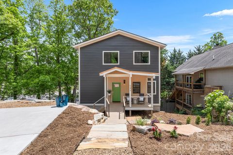 121 Laurel Loop