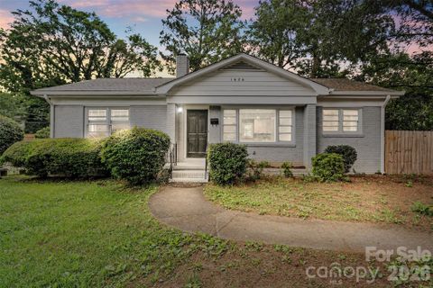 1626 Taylor Avenue pending home in Hampshire Hills, Charlotte, NC