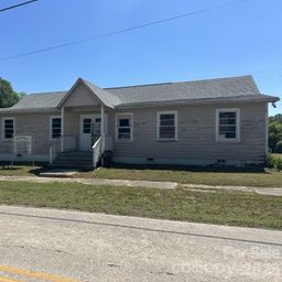 706 Old North Main Street