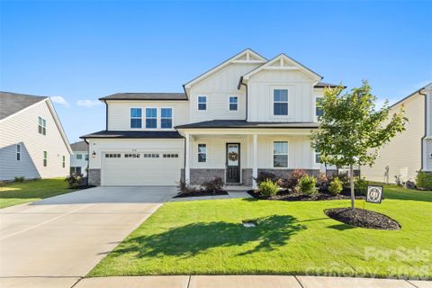 2621 Crimson Way active home in Waxhaw Landing, Monroe, NC