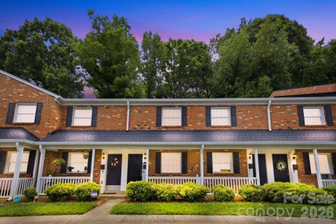 Homes in Williamsburg On Commonwealth, Charlotte