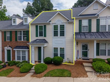 1091 Cramerton Village Drive pending home in Cramerton Village, Cramerton, NC