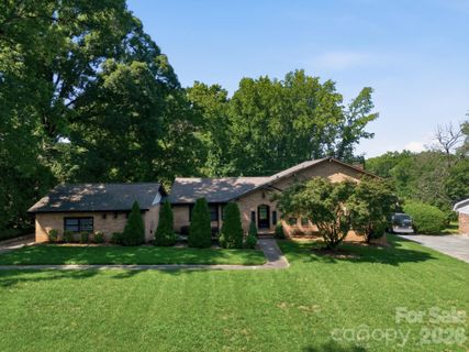 6621 Fair Lawn Road pending home in Ravenwood, Charlotte, NC