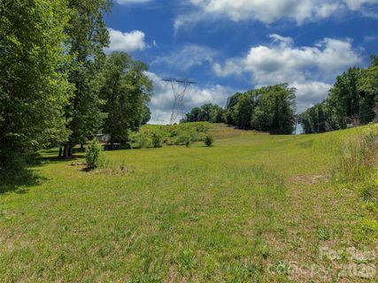 3901 Hickory Highway