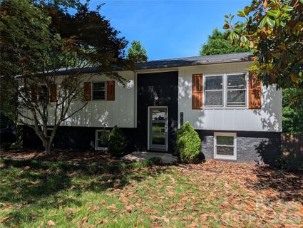 3822 Newhall Drive