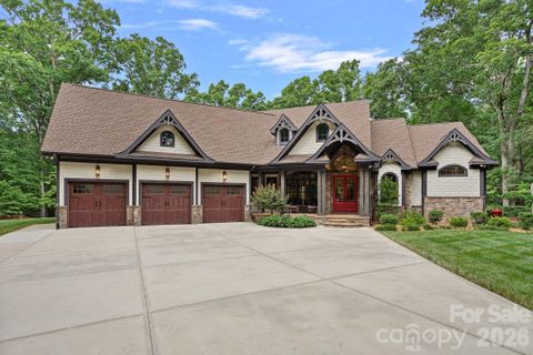 6808 Live Oaks Lane