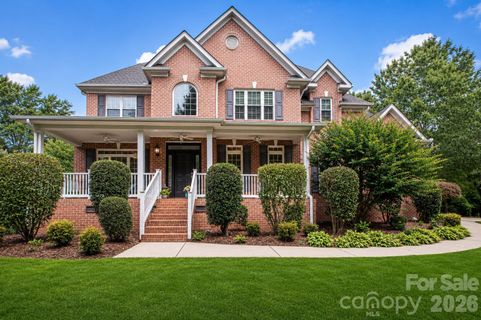 1015 Estate Lane