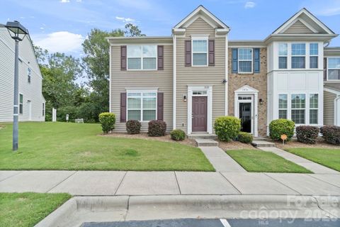 1880 Aston Mill Place active home in Laurel Valley, Charlotte, NC