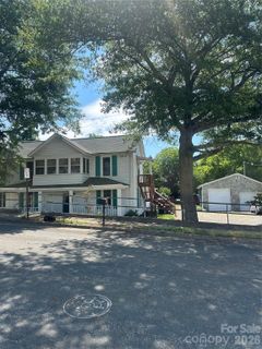 1407 N College Avenue