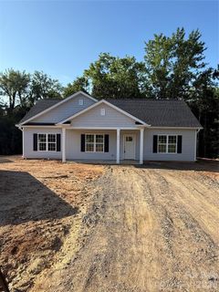 104 Meta Breeze Lane active home in Craftwood, Mocksville, NC