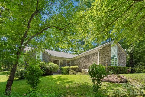 7 St Andrews Drive sold home in Etowahs Reach, Etowah, NC