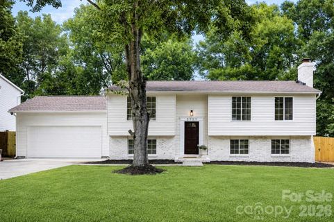 5903 Carpenter Drive sold home in Shadow Lake, Charlotte, NC