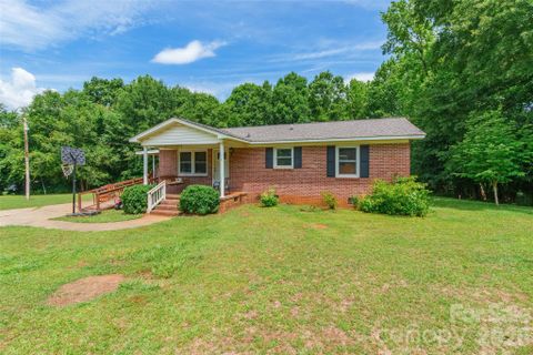 1820 Brian Kelly Lane