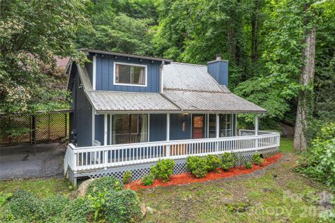 100 Bristol Lane active home in Hemlock Forest, Maggie Valley, NC