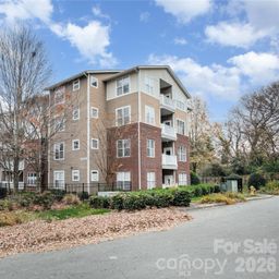 1000 E Woodlawn Road