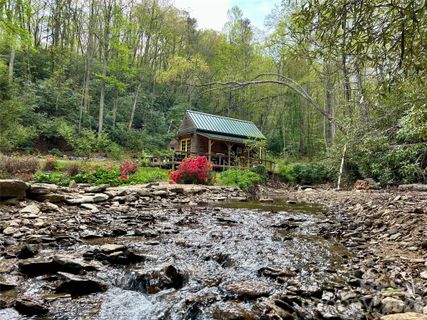 204 Rush Creek Road pending home in Bonnie Highlands, Black Mountain, NC