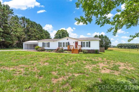 A home in Pine Ridge, Hamptonville