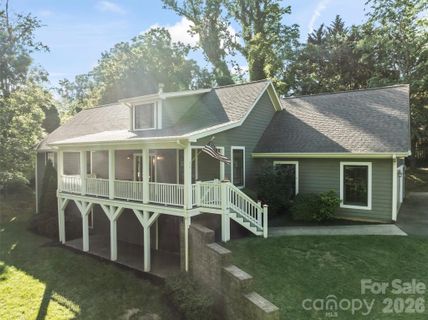 11 Jupiter Hills Drive active home in Jupiter Hills, Weaverville, NC
