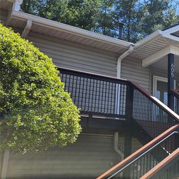 605 Carlyle Way