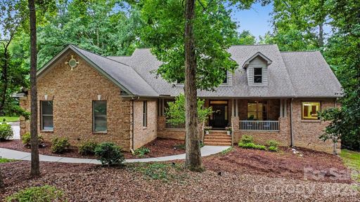 Homes in Weddington Heritage, Weddington